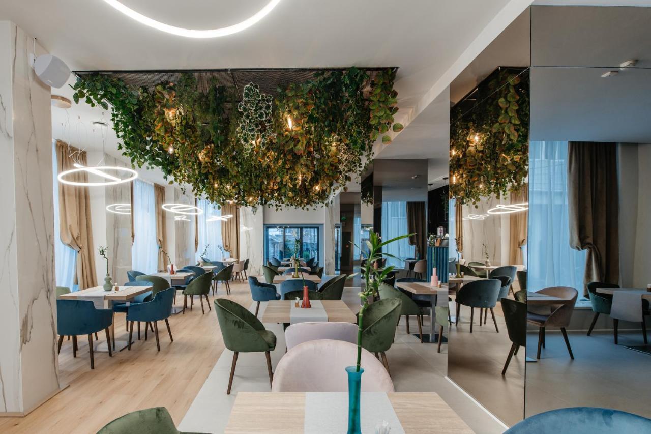 Hotel Clipa Drobeta Turnu Severin Exterior foto